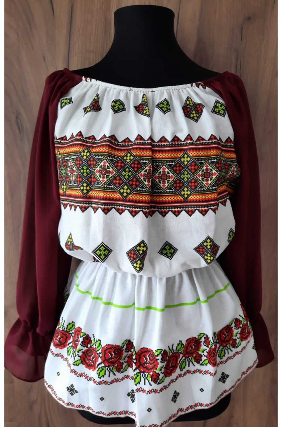 Ie dama multicolora cu maneci burgundy Ileana Ie dama multicolora cu maneci burgundy Ileana 1 - jojofashion.ro