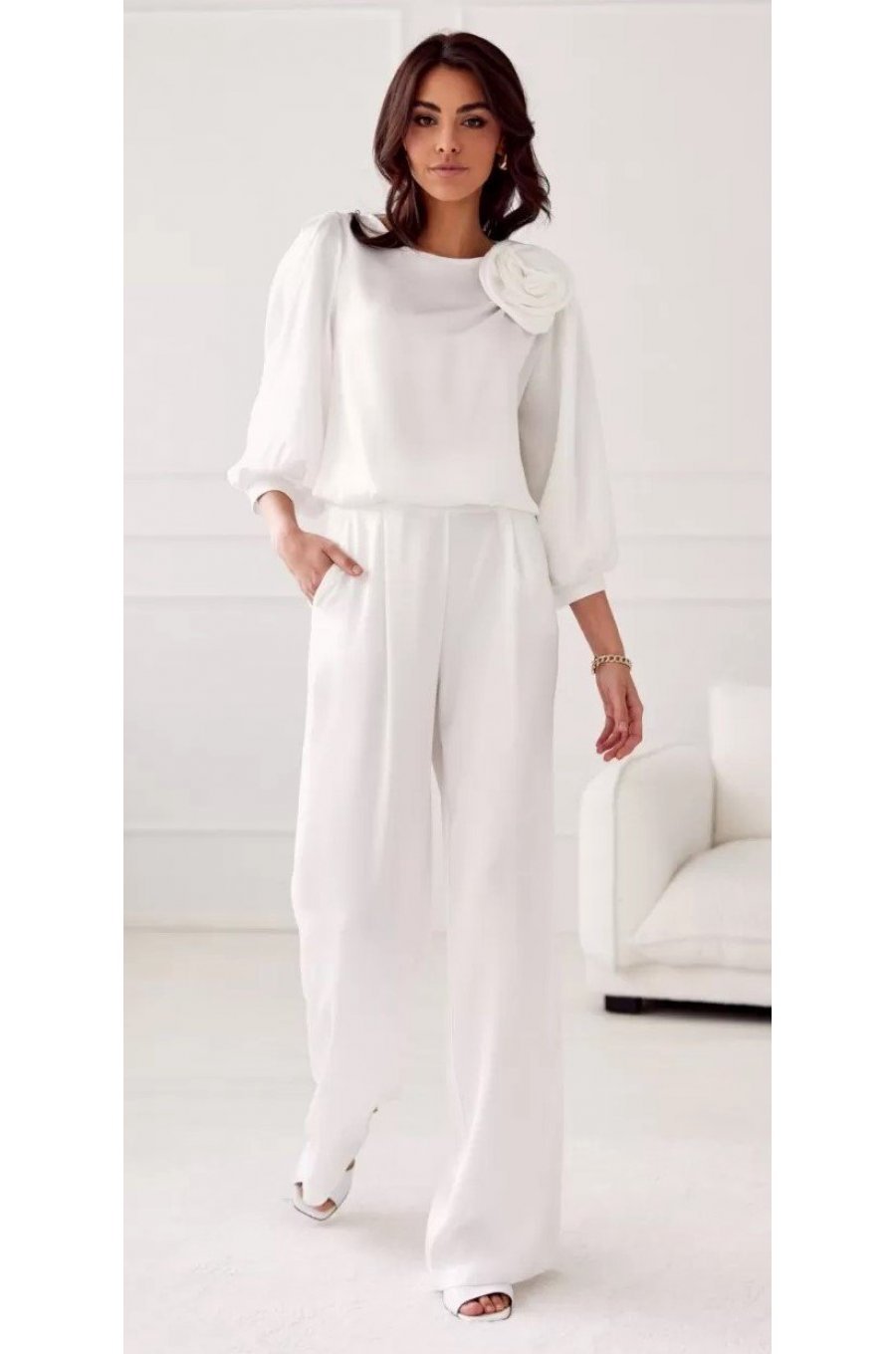 Pantaloni dama din satin, albi, evazati, eleganti, ElsaR Pantaloni dama din satin, albi, evazati, eleganti, ElsaR 2 - jojofashion.ro
