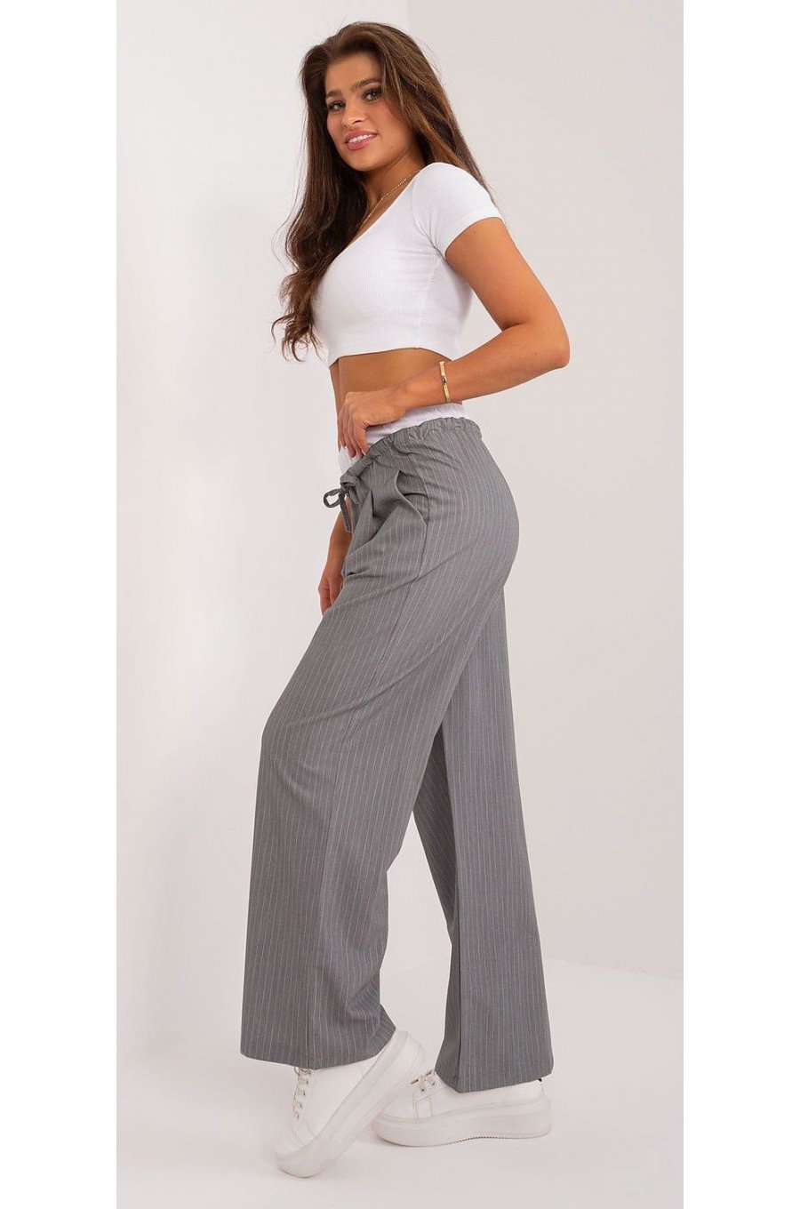 Pantaloni dama evazati, casual, gri cu dungi subtiri, Cynane 3 - jojofashion.ro