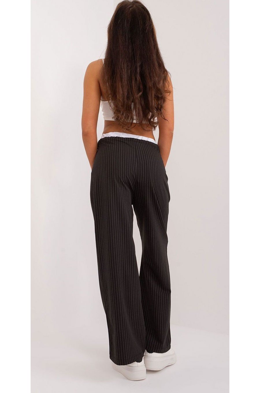 Pantaloni dama evazati, casual, negri cu dungi subtiri, Cynane 4 - jojofashion.ro