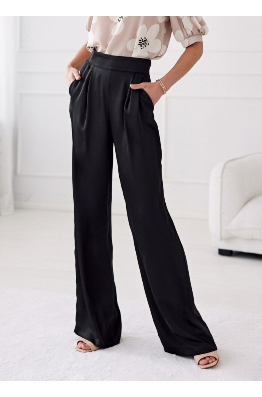 Pantaloni dama negri, din satin, evazati, eleganti, ElsaR 1 - jojofashion.ro