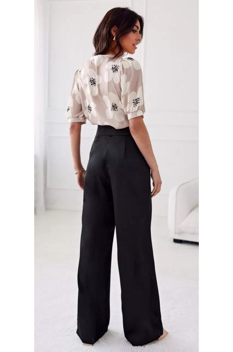 Pantaloni dama negri, din satin, evazati, eleganti, ElsaR 2 - jojofashion.ro