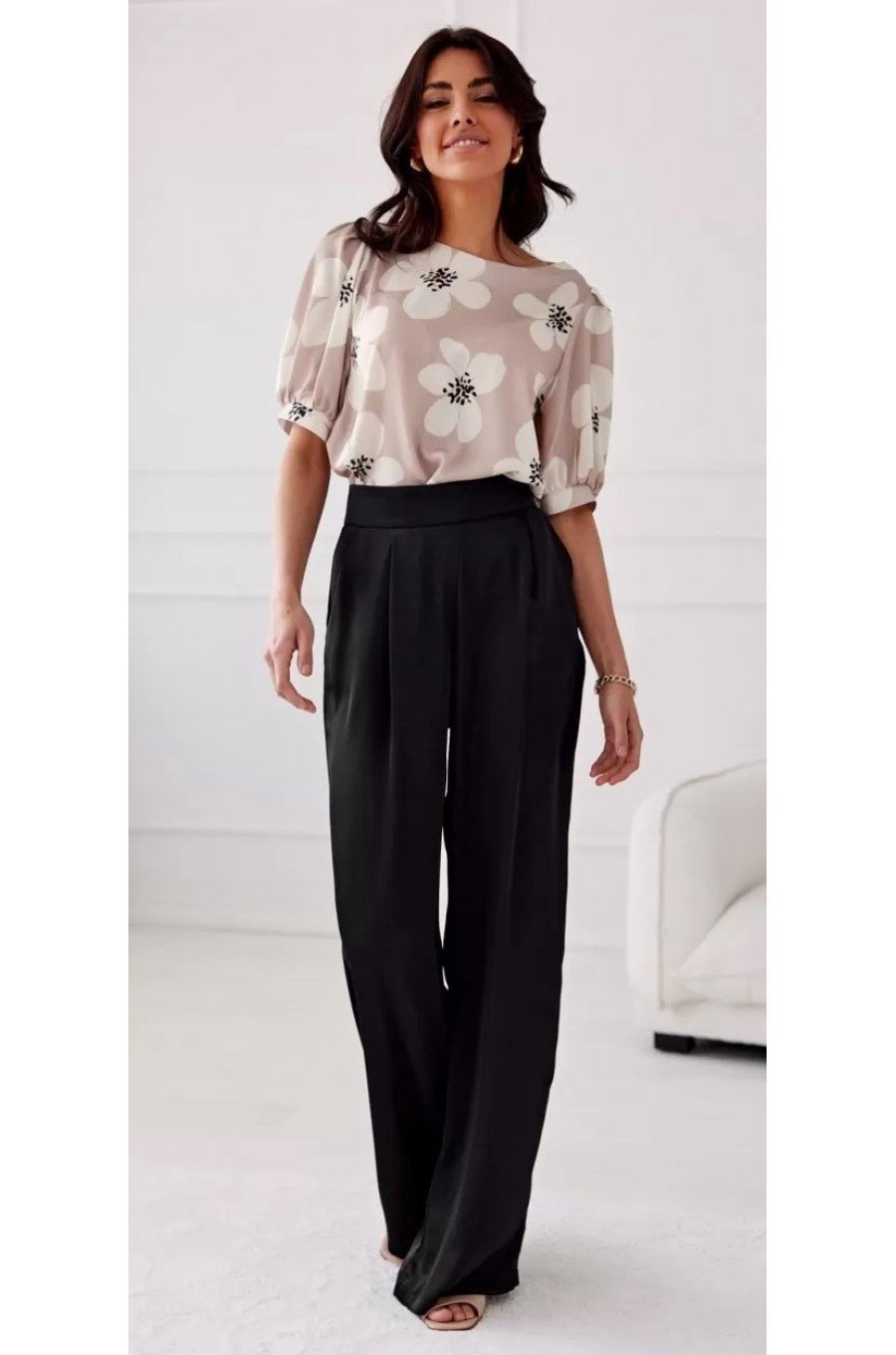 Pantaloni dama negri, din satin, evazati, eleganti, ElsaR 3 - jojofashion.ro