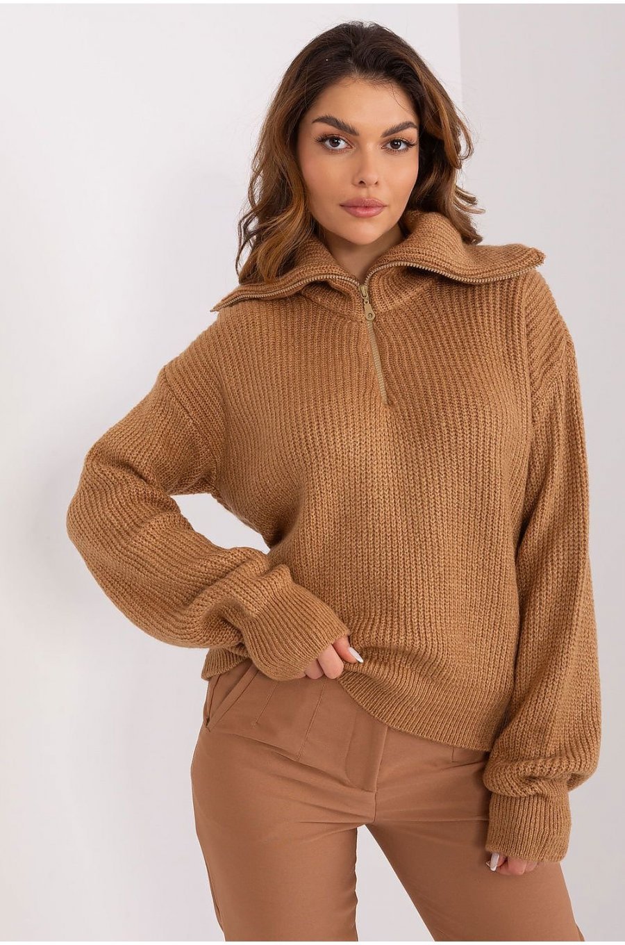 Pulover dama maro, din acril, cu guler inalt si fermoar, Cindy4 Pulover dama maro, din acril, cu guler inalt si fermoar, Cindy4 1 - jojofashion.ro