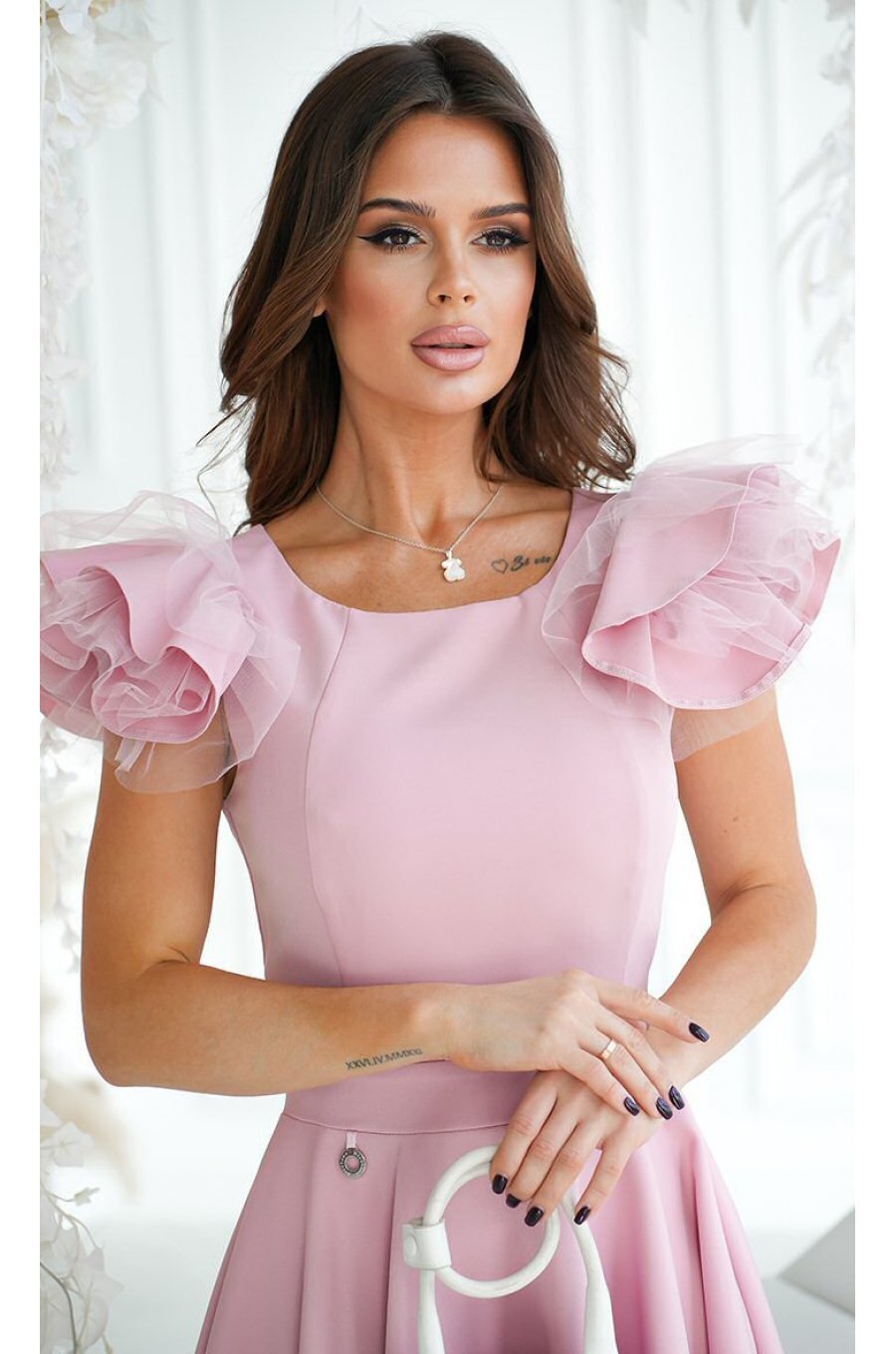 Rochie baby doll scurta roz prafuit din vascoza cu volan la maneca Samuela 4 - jojofashion.ro