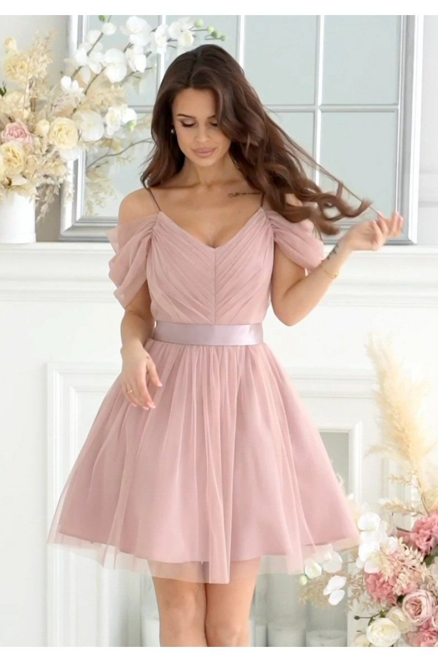 Rochie babydoll scurta roz prafuit din tulle cu umerii goi Cayenne 1 - jojofashion.ro
