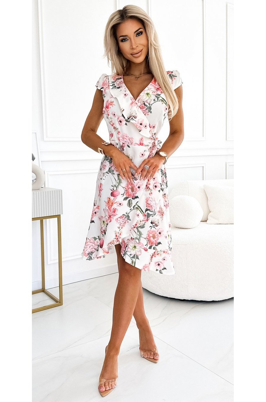 Rochie alba scurta cu flori multicolore Aminta 3 - jojofashion.ro