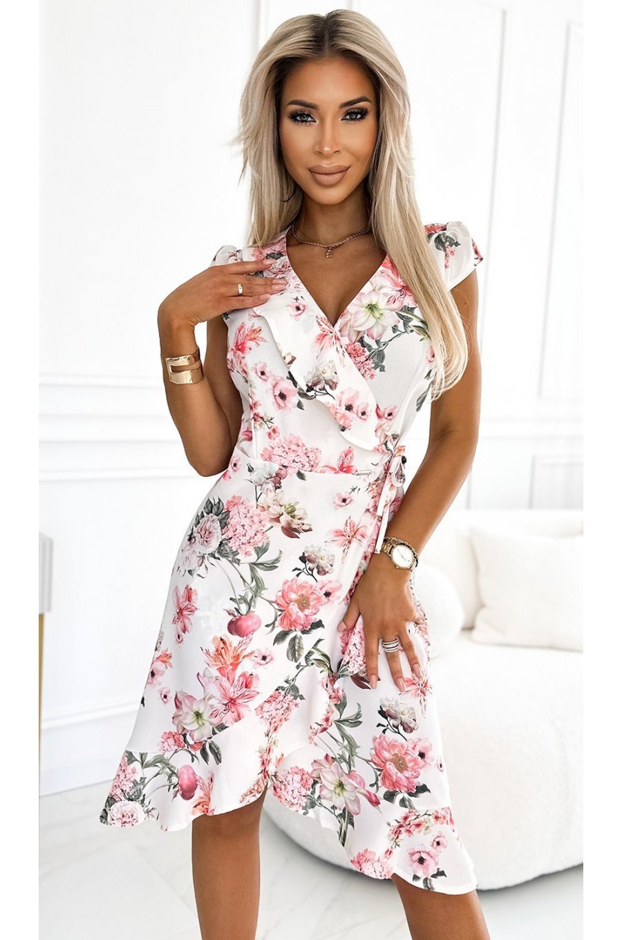 Rochie alba scurta cu flori multicolore Aminta 4 - jojofashion.ro