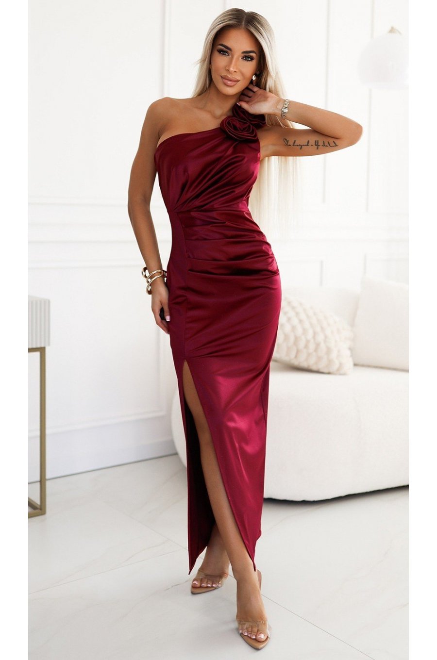 Rochie eleganta lunga mulata din satin burgundy cu floare pe umar LeilaN 1 - jojofashion.ro