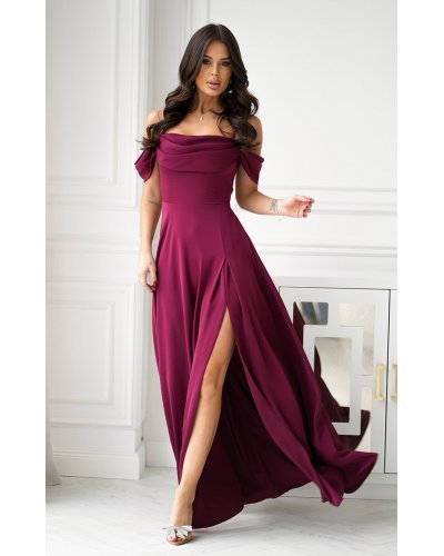 Rochie lunga burgundy cu umerii goi vaporoasa Katiya Rochii lungi, Rochie lunga burgundy cu umerii goi vaporoasa Katiya - jojofashion.ro