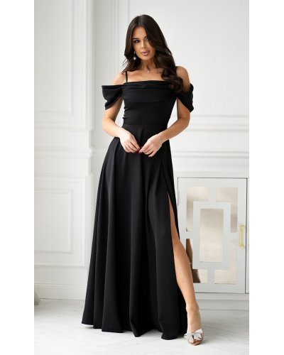 Rochie lunga neagra cu umerii goi vaporoasa Katiya Rochii lungi, Rochie lunga neagra cu umerii goi vaporoasa Katiya - jojofashion.ro