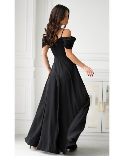 Rochie lunga neagra cu umerii goi vaporoasa Katiya Rochii lungi, Rochie lunga neagra cu umerii goi vaporoasa Katiya - jojofashion.ro