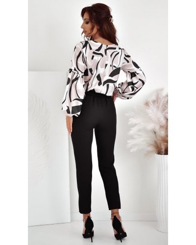 Salopeta eleganta, neagra cu print multicolor, mulata, cu maneca lunga, Korinna Salopete dama, Salopeta eleganta, neagra cu print multicolor, mulata, cu maneca lunga, Korinna - jojofashion.ro