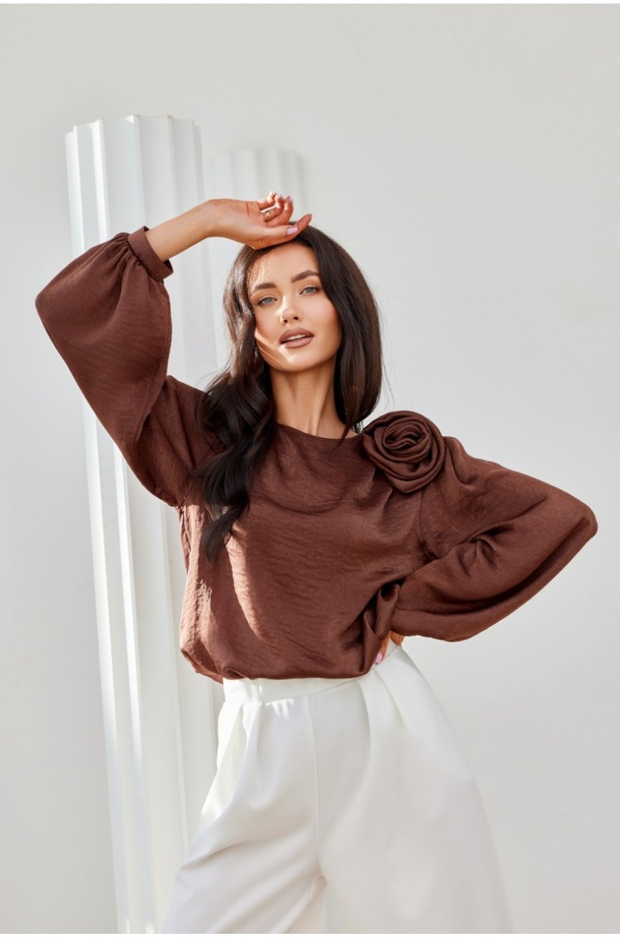 Bluza dama maro din satin cu floare si maneca lunga EvelynR 1 - jojofashion.ro