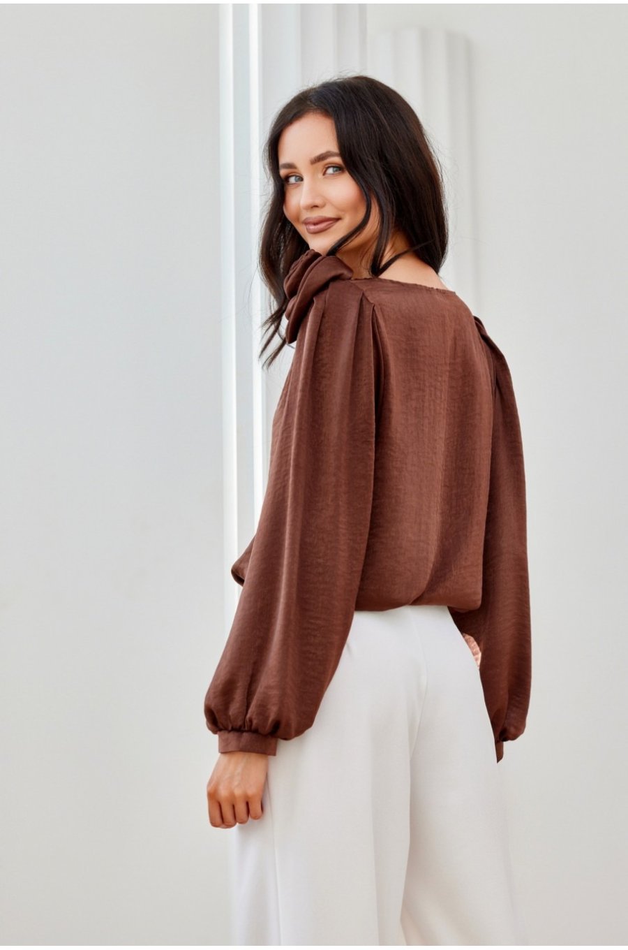 Bluza dama maro din satin cu floare si maneca lunga EvelynR 2 - jojofashion.ro