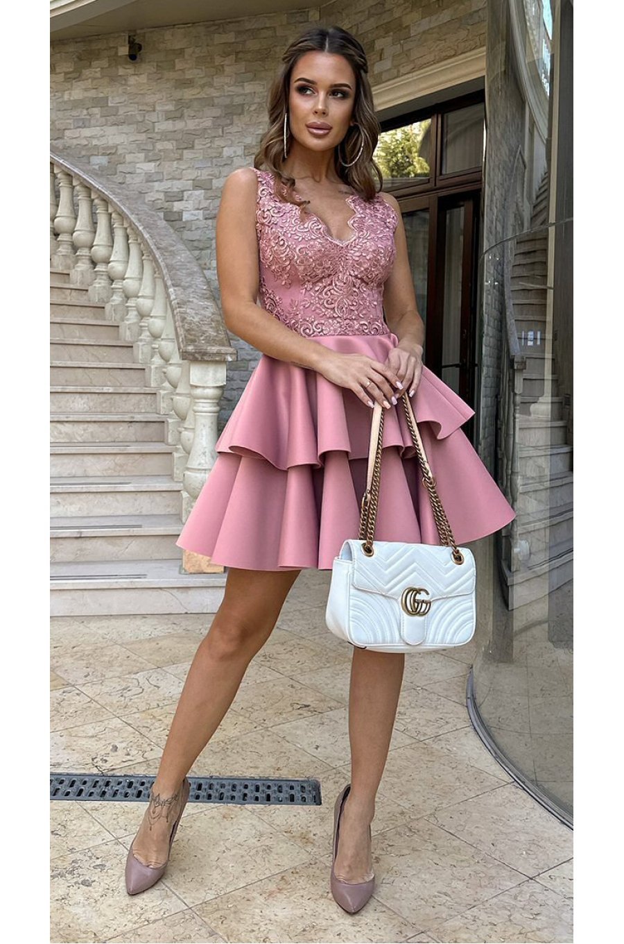 Rochie babydoll scurta din dantela roz prafuit cu volane suprapuse Caryne 4 - jojofashion.ro