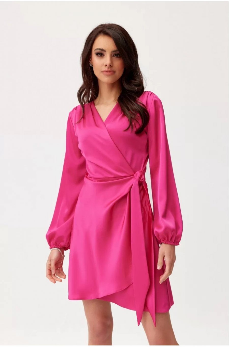 Rochie scurta din satin roz magenta cu maneca lunga petrecuta Labonita 1 - jojofashion.ro