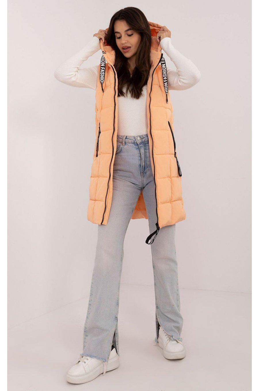 Vesta dama orange matlasata, midi, cu gluga, Shania1 Vesta dama orange matlasata, midi, cu gluga, Shania1 1 - jojofashion.ro