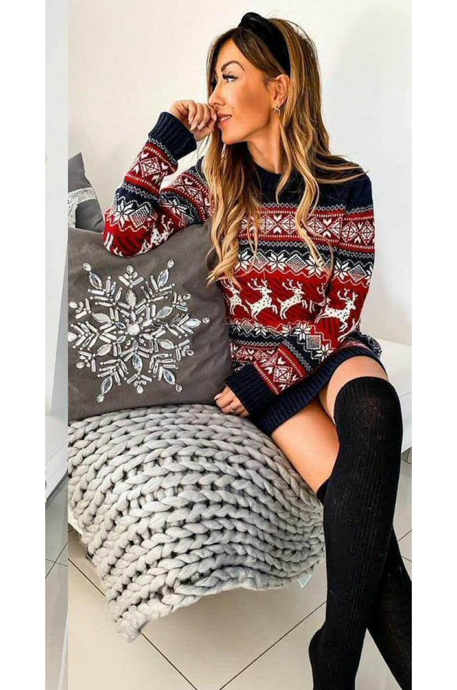 Rochie de Craciun tricotata scurta multicolora cu reni Milona 1 - jojofashion.ro