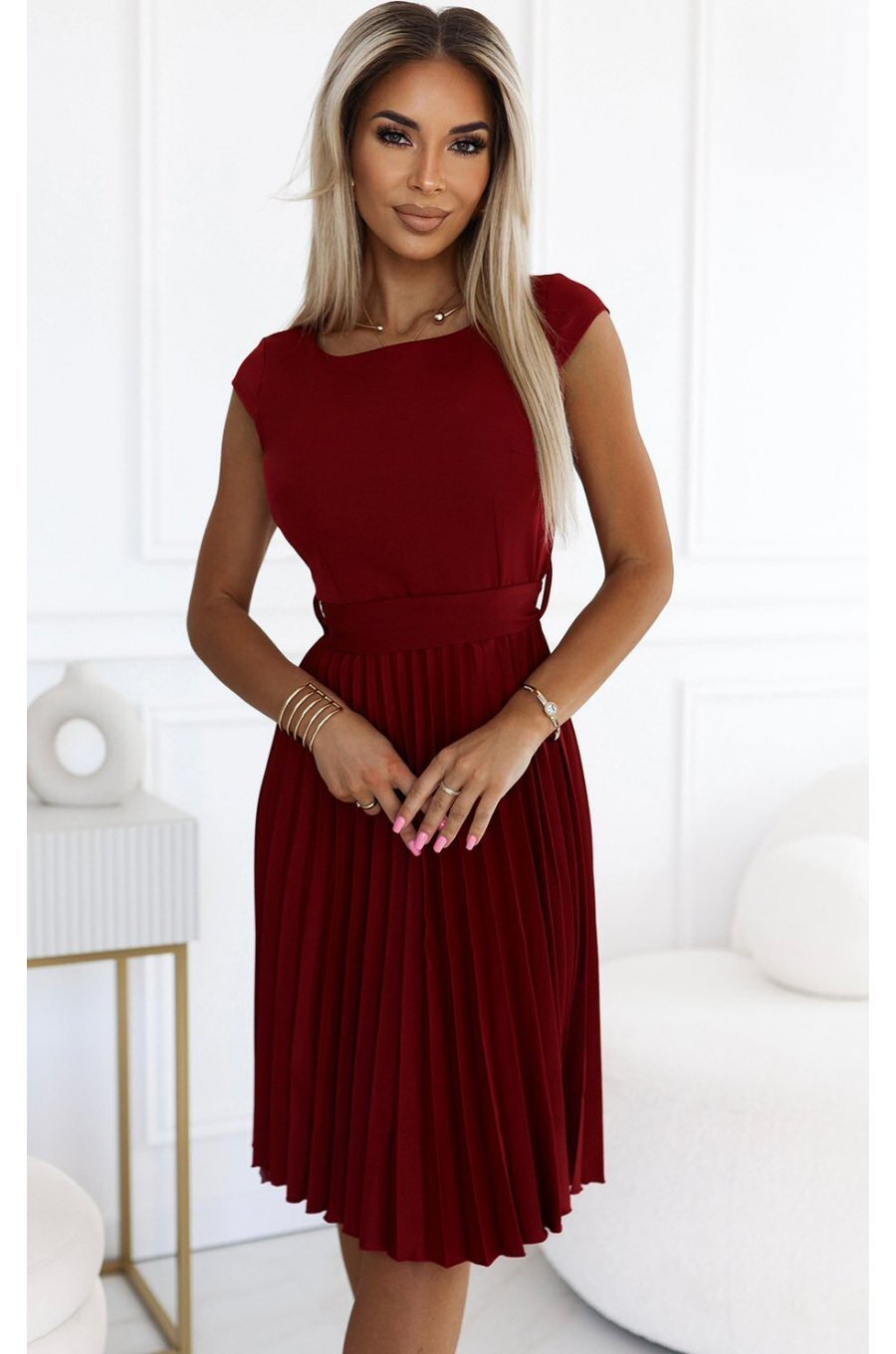 Rochie midi burgundy plisata Karima Rochie midi burgundy plisata Karima 1 - jojofashion.ro