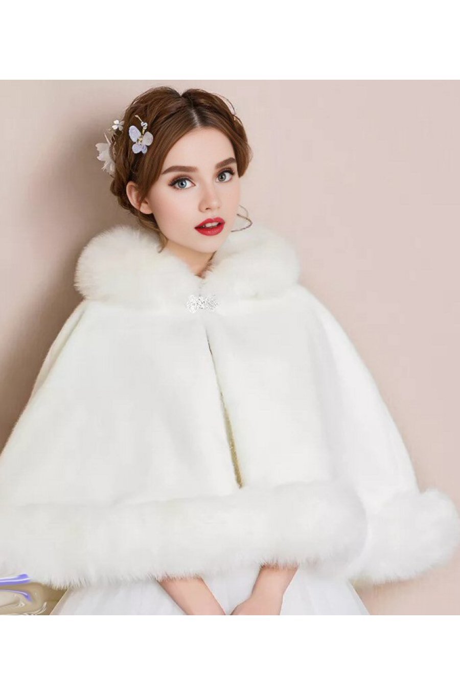 Capa dama din blana eco alba Olga Capa dama din blana eco alba Olga 1 - jojofashion.ro