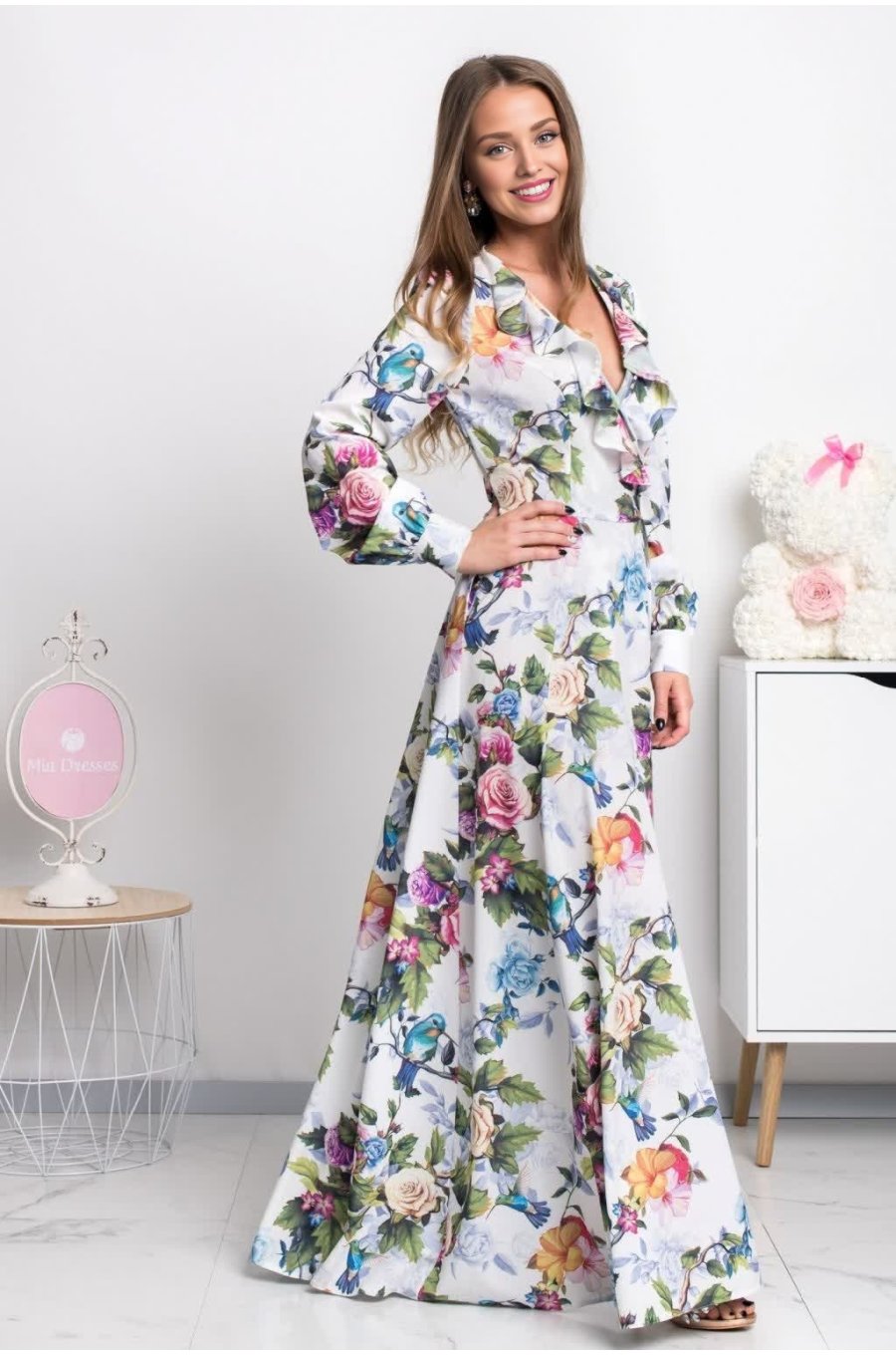 Rochie alba lunga cu flori multicolore cu maneca lunga suprapusa Rosella 2 - jojofashion.ro