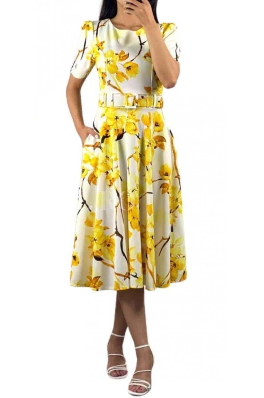 Rochie de vara alba cu flori galbene in clos Adelaide 1 - jojofashion.ro