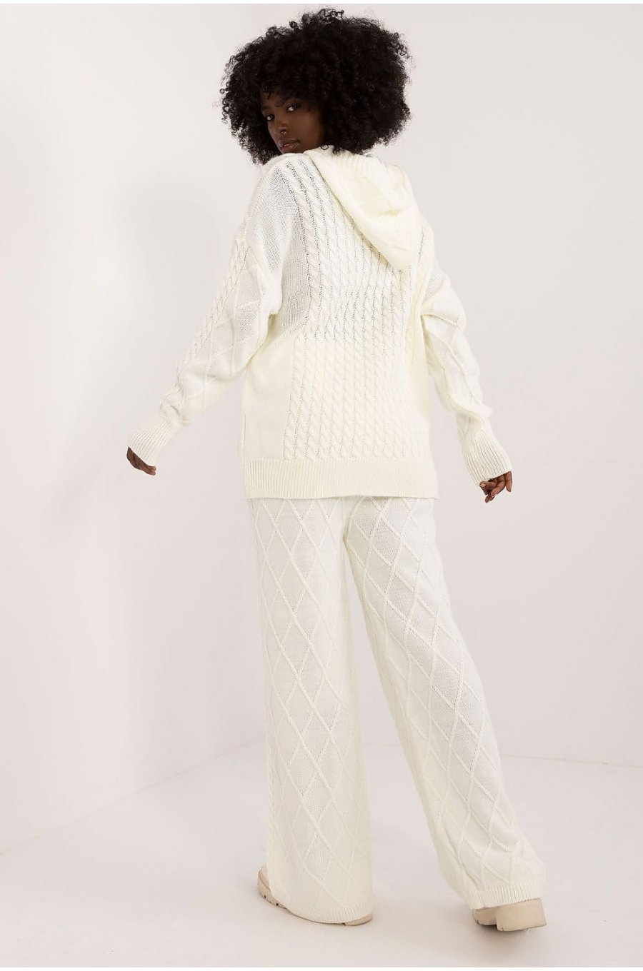 Compleu dama tricotat evazat, bej, Sophie2 Compleu dama tricotat evazat, bej, Sophie2 3 - jojofashion.ro