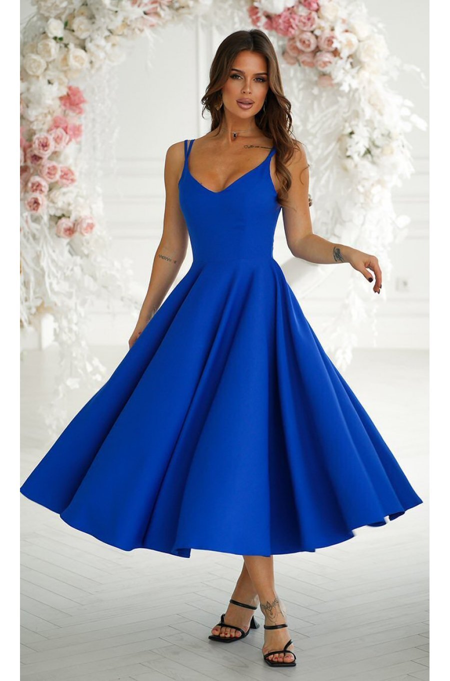 Rochie midi in clos albastra cu umerii goi vaporoasa Fabiola 1 - jojofashion.ro