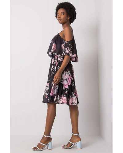 Rochie midi neagra cu flori roz cu volane si umeri goi Janett Rochii de zi, Rochie midi neagra cu flori roz cu volane si umeri goi Janett - jojofashion.ro