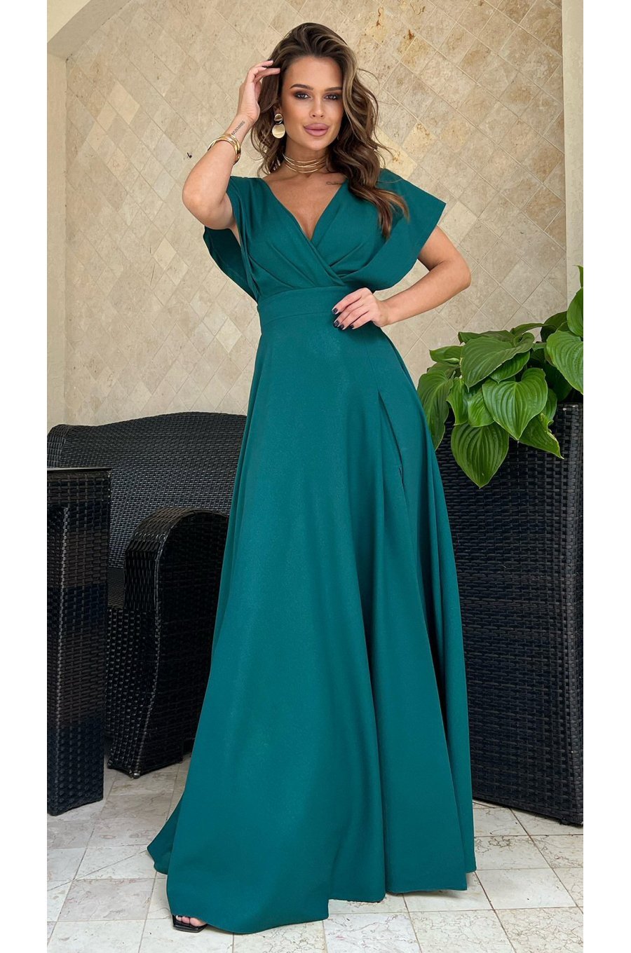 Rochie eleganta lunga, din vascoza verde, cu decolteu in V, Elizabeth 1 - jojofashion.ro