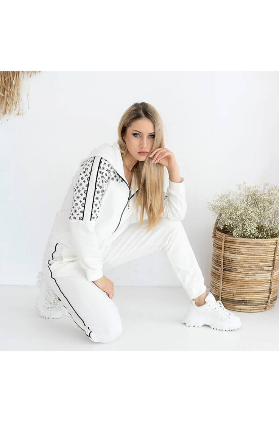 Trening dama casual, bumbac, alb, cu gluga Delma Trening dama casual, bumbac, alb, cu gluga Delma 3 - jojofashion.ro
