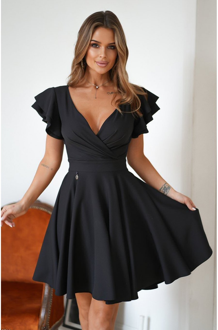 Rochie baby doll scurta, din vascoza, neagra, in clos, cu volane la maneca, Everly 1 - jojofashion.ro