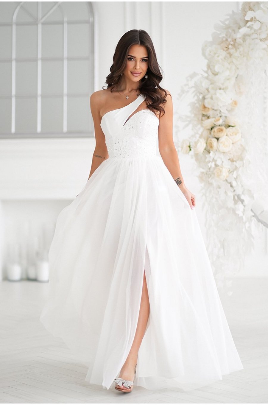 Rochie cununie civila alba lunga, cu tulle si paiete Louanna Rochie cununie civila alba lunga, cu tulle si paiete Louanna 1 - jojofashion.ro