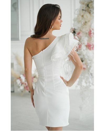 Rochie cununie civila scurta, alba, cu un umar gol, volan si pene, Sophia Rochii cununie civila, Rochie cununie civila scurta, alba, cu un umar gol, volan si pene, Sophia - jojofashion.ro