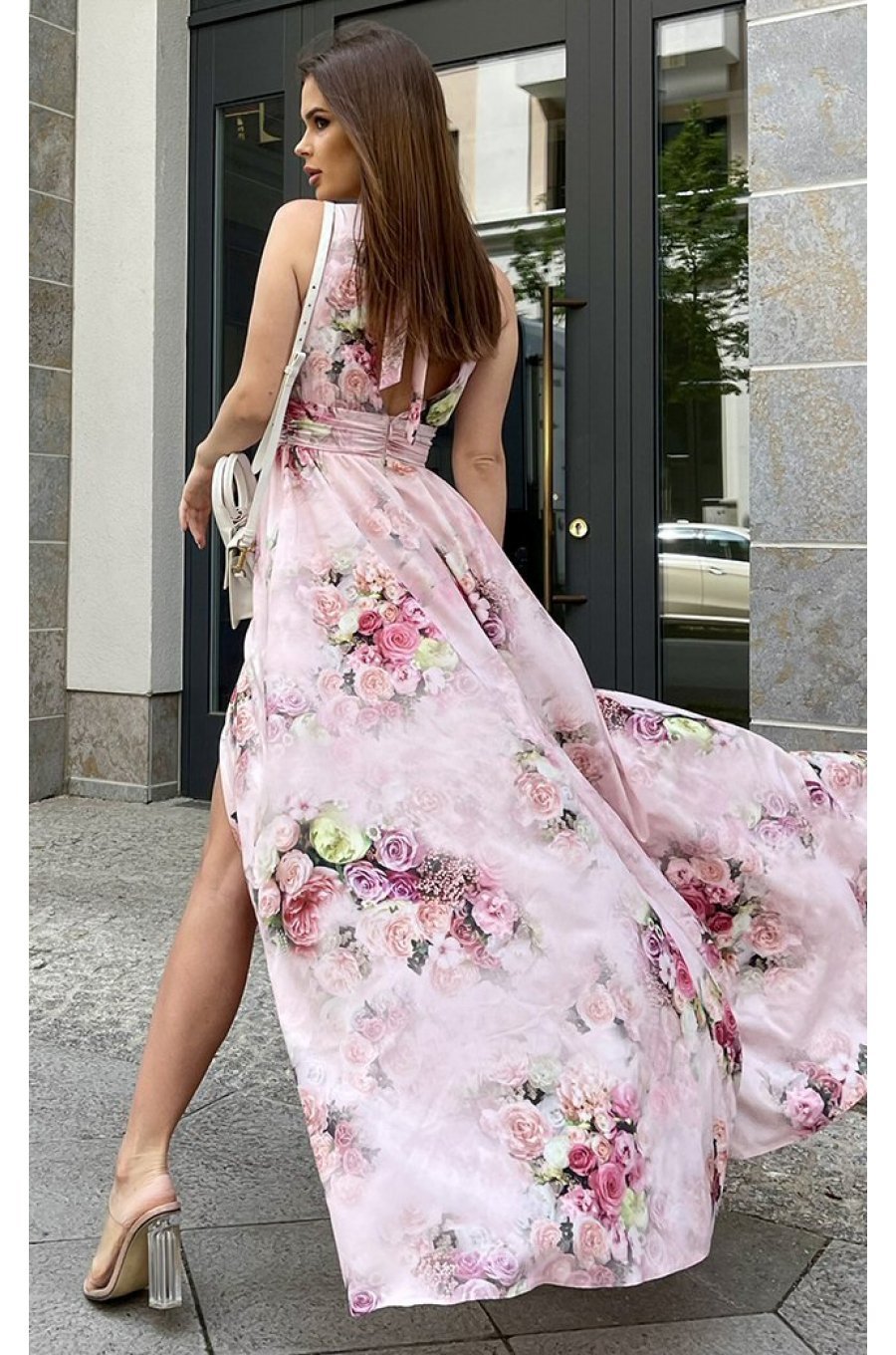 Rochie lunga roz pal cu flori vaporoasa Carmela Rochie lunga roz pal cu flori vaporoasa Carmela 3 - jojofashion.ro