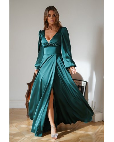 Rochie de ocazie lunga, din satin, verde smarald, cu maneca lunga, crapata pe picior, Natasya Rochii satin, Rochie de ocazie lunga, din satin, verde smarald, cu maneca lunga, crapata pe picior, Natasya - jojofashion.ro