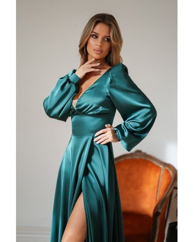Rochie de ocazie lunga, din satin, verde smarald, cu maneca lunga, crapata pe picior, Natasya Rochii satin, Rochie de ocazie lunga, din satin, verde smarald, cu maneca lunga, crapata pe picior, Natasya - jojofashion.ro