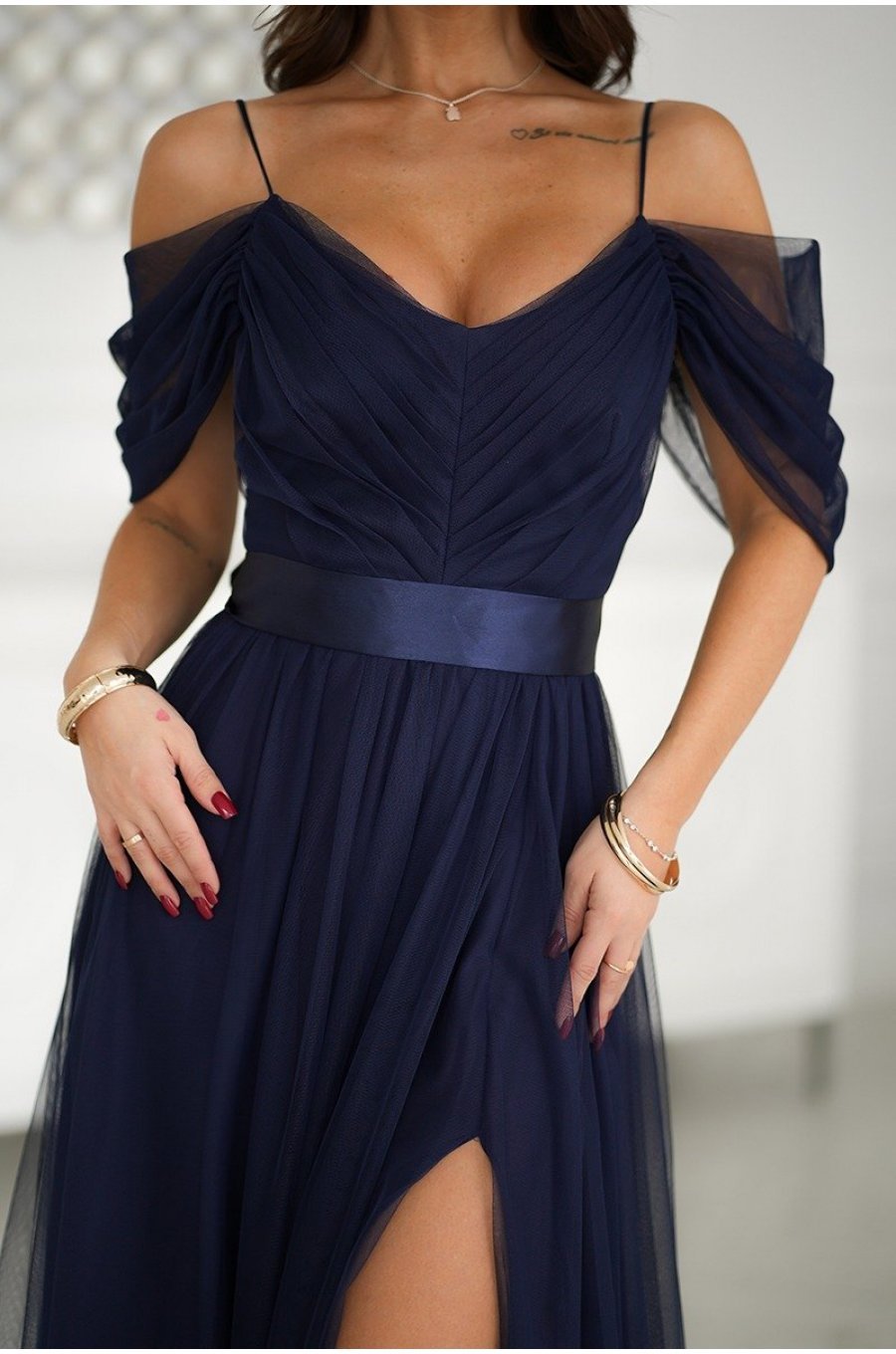 Rochie de ocazie lunga din tulle bleumarin navy vaporoasa cu umerii goi FloraY 3 - jojofashion.ro