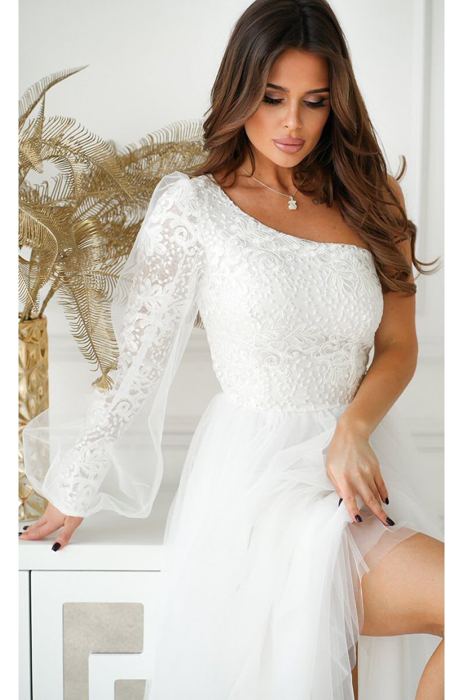 Rochie eleganta de bal, lunga, din tulle si dantela alba, cu un umar gol si maneca lunga, Azelle 4 - jojofashion.ro