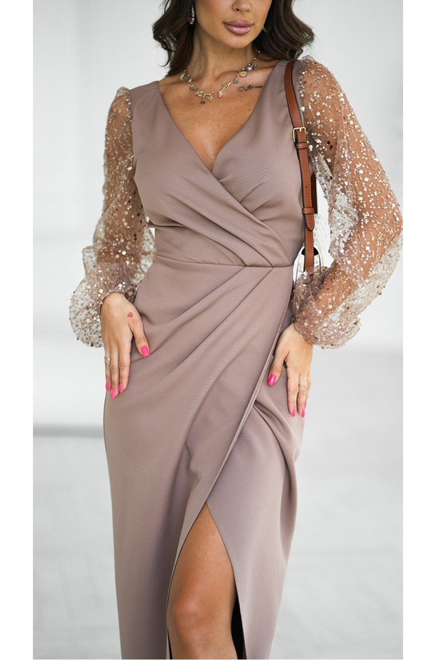 Rochie eleganta lunga cu paiete cappuccino cu maneca lunga petrecuta Deluxe 3 - jojofashion.ro