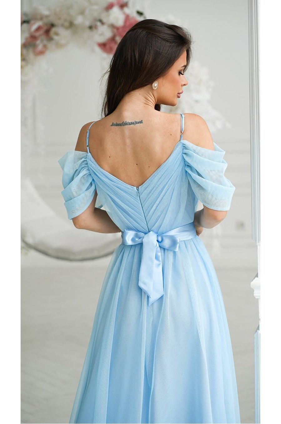 Rochie eleganta lunga din tulle bleu vaporoasa cu umerii goi FloraY 3 - jojofashion.ro