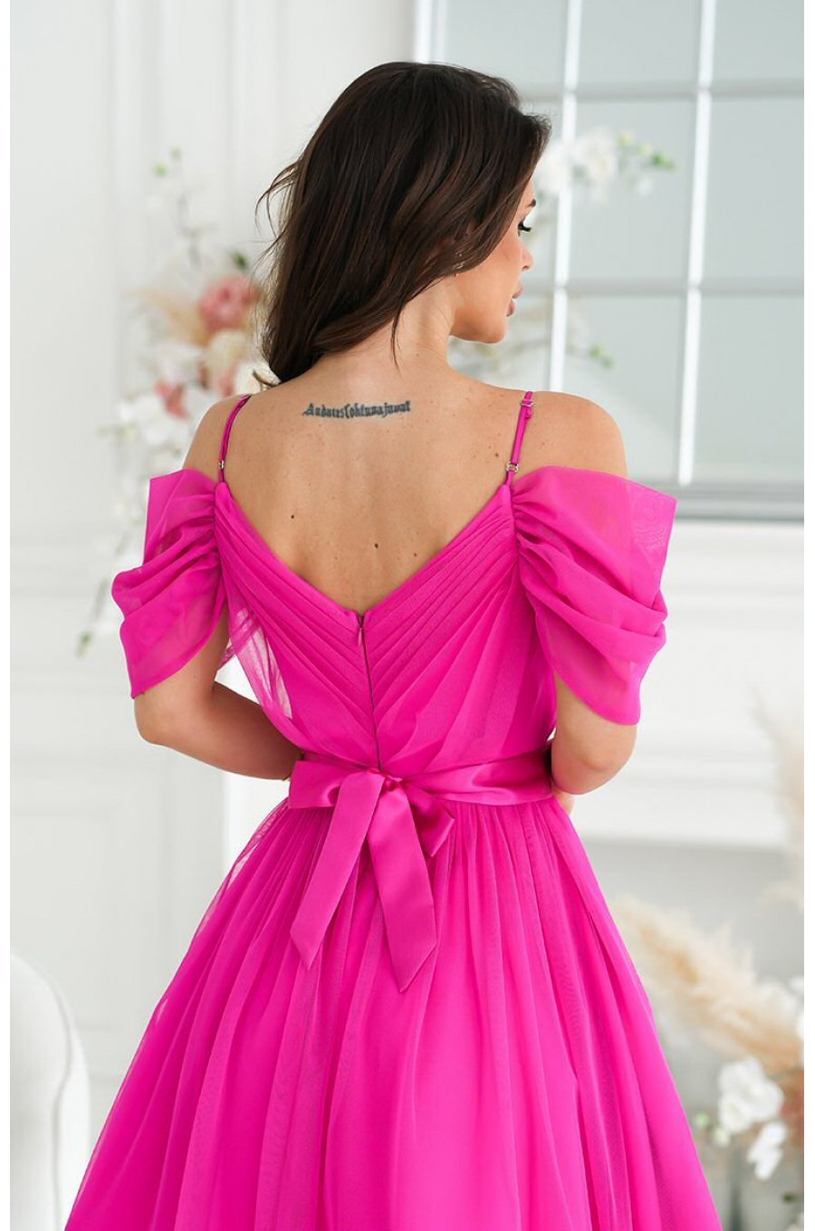 Rochie eleganta lunga din tulle roz fucsia vaporoasa cu umerii goi FloraY 3 - jojofashion.ro