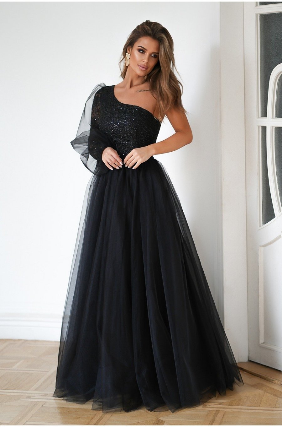 Rochie eleganta lunga neagra din tulle si dantela cu un umar gol si maneca lunga Azelle 4 - jojofashion.ro