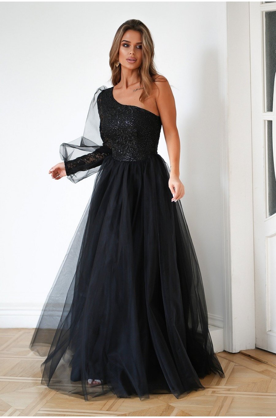 Rochie eleganta lunga neagra din tulle si dantela cu un umar gol si maneca lunga Azelle 5 - jojofashion.ro