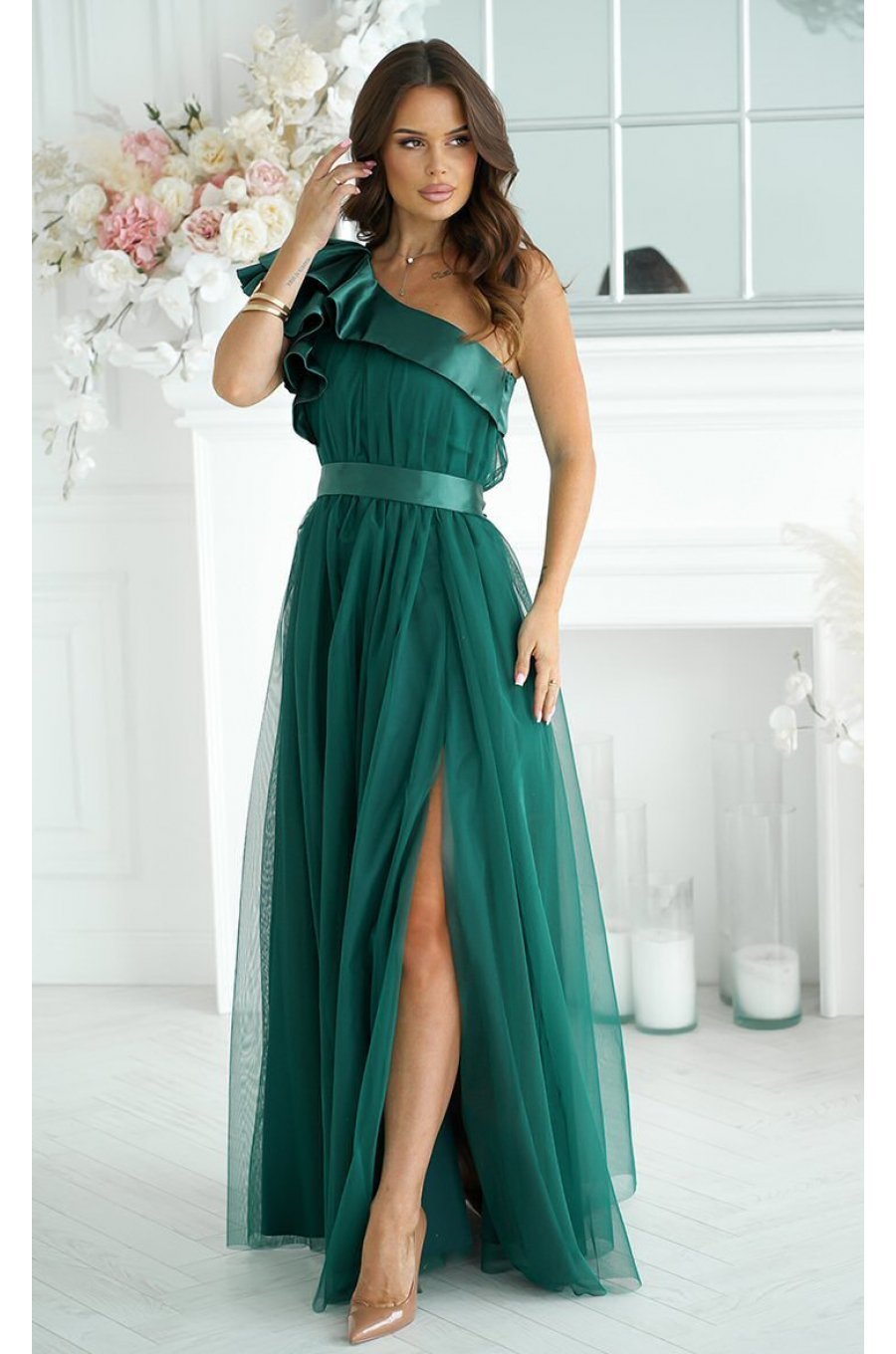 Rochie eleganta lunga din tulle verde smarald cu un umar gol si volan din satin Irresistible 1 - jojofashion.ro