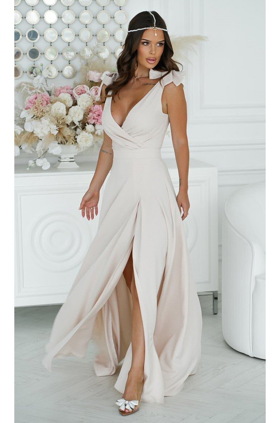 Rochie lunga bej din vascoza Andra Rochie lunga bej din vascoza Andra 1 - jojofashion.ro