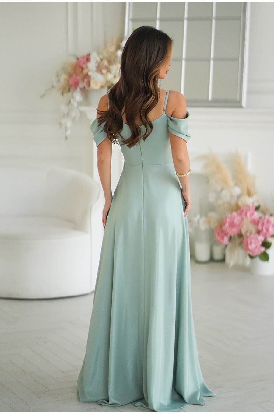 Rochie eleganta lunga glitter menta cu umerii goi vaporoasa Delight 4 - jojofashion.ro