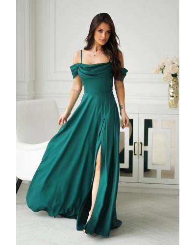 Rochie eleganta lunga glitter verde smarald cu umerii goi vaporoasa Delight Rochii vaporoase, Rochie eleganta lunga glitter verde smarald cu umerii goi vaporoasa Delight - jojofashion.ro