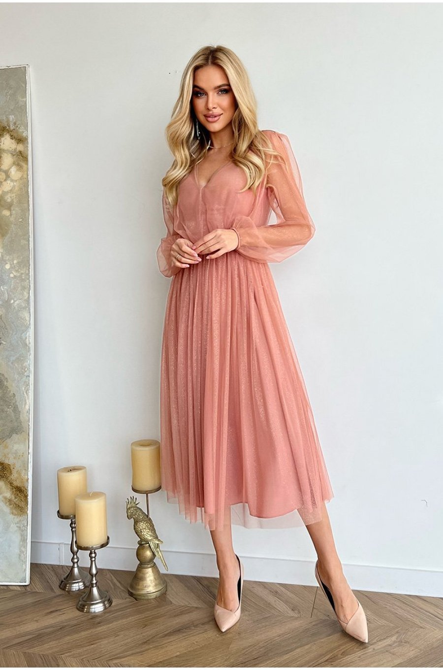 Rochie midi eleganta din tul cu glitter roz nude cu maneca lunga Petra 3 - jojofashion.ro